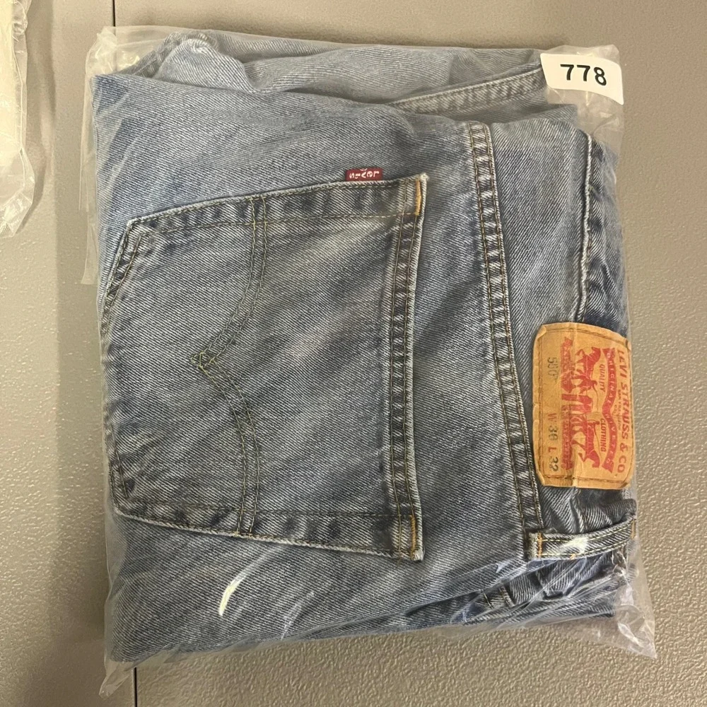 Levis levi 550